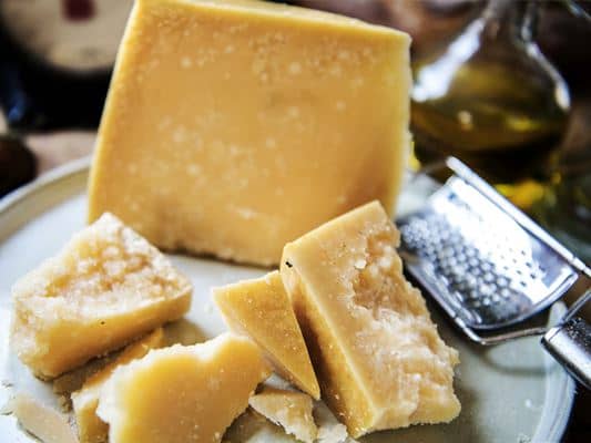 [990150] Parmesan Blok Grana Padano +/-2Kg Pr/Kg